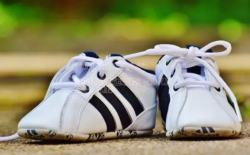 b体育sports百度游戏开放平台**优化后的标题：**

美津浓男士运动鞋：提升表现
的最佳选择