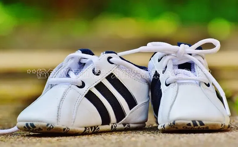 bsports官网 必一运动巴美列捷福**橙色 LV 运动鞋：为街头带来奢华色彩**