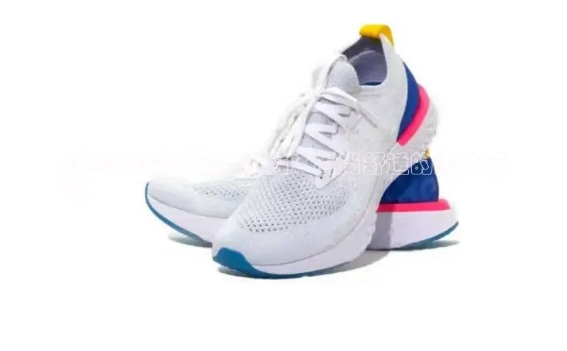 Bsports在线登录入口百度教育2024 年夏季必备凉鞋：时尚舒适的黑色凉
鞋