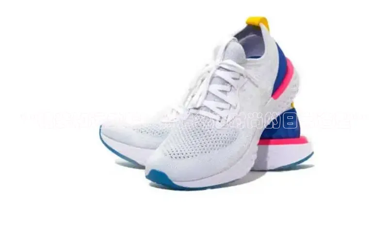 b体育(中国)官方网站百家号**裙装和运动鞋：打造舒适时尚的日常造型**