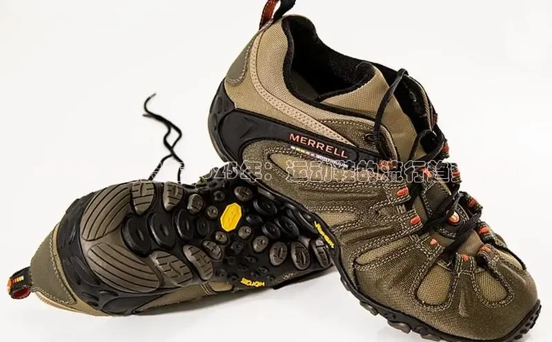 3岁的女宝宝在2025年：运动鞋的流行趋势分析